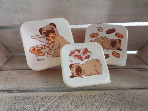 3x bunte Plastik Boxen mit Hundemotiven
